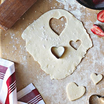 Carmine, Heart, Love, Flag of the united states, Sweetness, Confectionery, Kitchen utensil, 