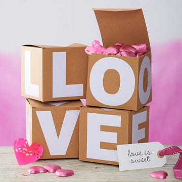 Pink, Magenta, Purple, Paper product, Cardboard, Material property, Shipping box, Peach, Carton, Paper, 
