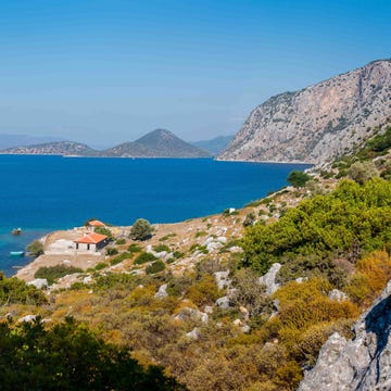 Body of water, Coastal and oceanic landforms, Coast, Mountainous landforms, Natural landscape, Water, Landscape, Highland, Promontory, Mountain range, 