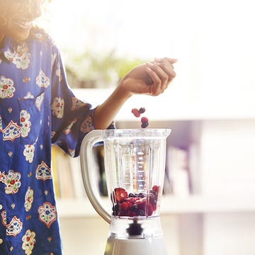 Small appliance, Serveware, Kitchen appliance, Pitcher, Home appliance, One-piece garment, Kitchen appliance accessory, 