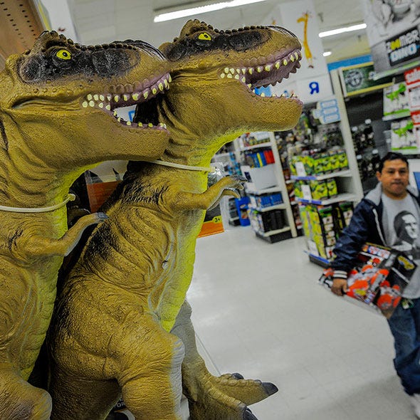 Dinosaur, Yellow, Photograph, Extinction, Jaw, Adaptation, Organ, Bag, Sculpture, Photography, 