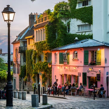 Lighting, Window, Town, Neighbourhood, Street light, Building, Street, Mixed-use, Residential area, Urban design, 