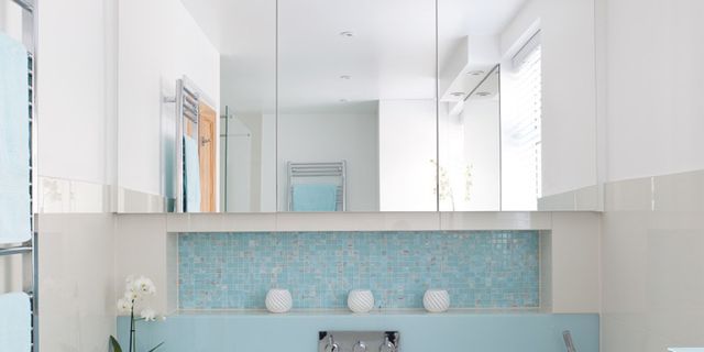 Blue, Product, Bathtub, Plumbing fixture, Property, Room, Interior design, Floor, Glass, Real estate, 