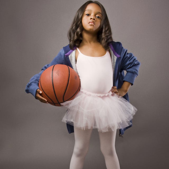 Basketball, Ball, Sports equipment, Ball game, Basketball, Ball, Knee, Women's basketball, Playing sports, Brown hair, 