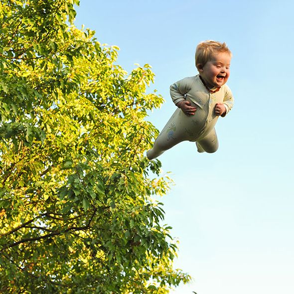 Human, Branch, Happy, Leaf, People in nature, Knee, Twig, Baby & toddler clothing, Jumping, Spring, 