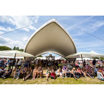 Crowd, Pole, Shade, 