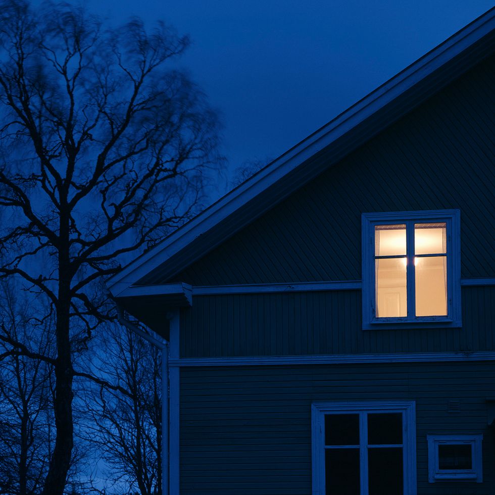 Blue, Home, Sky, House, Property, Light, Siding, Lighting, Tree, Atmosphere, 