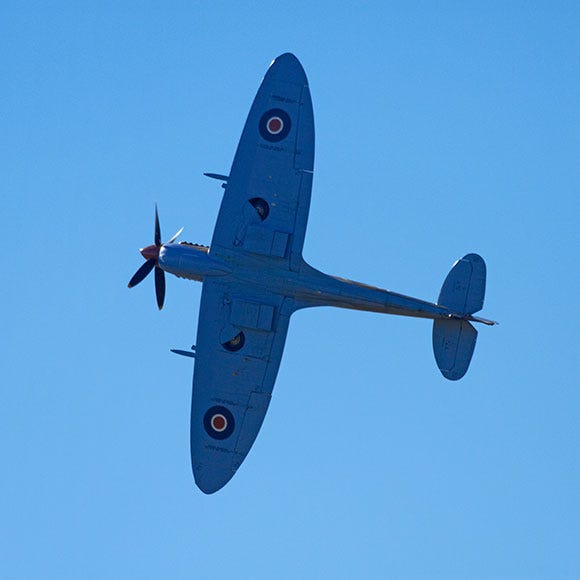 Airplane, Blue, Daytime, Aircraft, Flight, Propeller-driven aircraft, Air travel, Wing, Aviation, Propeller, 