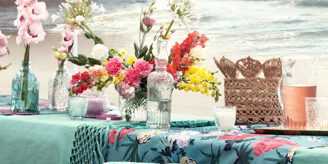 Tablecloth, Petal, Textile, Bouquet, Linens, Pink, Teal, Centrepiece, Cut flowers, Turquoise, 