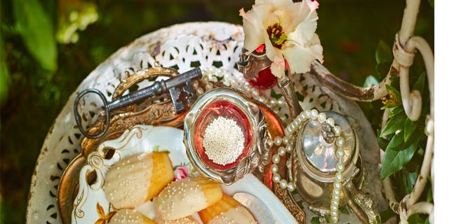 Serveware, Food, Dishware, Cuisine, Tableware, Sweetness, Dish, Meal, Peach, Plate, Serveware, Food, Dishware, Cuisine, Tableware, Sweetness, Dish, Meal, Peach, Plate,
