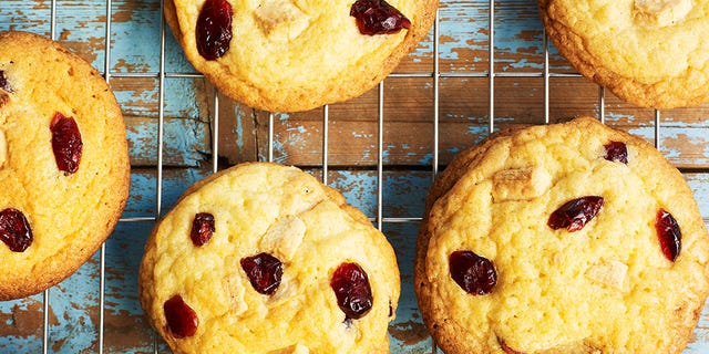Finger food, Food, Yellow, Baked goods, Cookies and crackers, Dessert, Cooking, Ingredient, Recipe, Cuisine, Finger food, Food, Yellow, Baked goods, Cookies and crackers, Dessert, Cooking, Ingredient, Recipe, Cuisine,