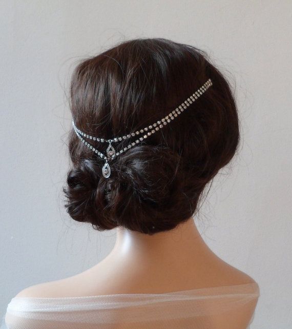 Ear, Brown, Hairstyle, Chin, Forehead, Shoulder, Hair accessory, Bridal accessory, Style, Headgear, 