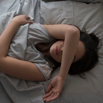 Leg, Beauty, Skin, Arm, Joint, Sleep, Shoulder, Hand, Human leg, Human body, 