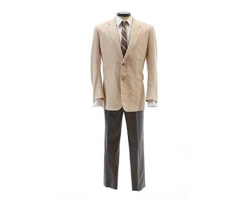 Coat, Dress shirt, Collar, Sleeve, Textile, Outerwear, Standing, Formal wear, Suit, Suit trousers, 