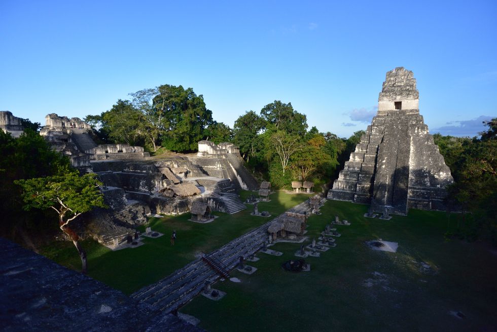 Landmark, Rock, Ancient history, Ruins, History, Archaeological site, Maya civilization, Maya city, Historic site, Garden, 