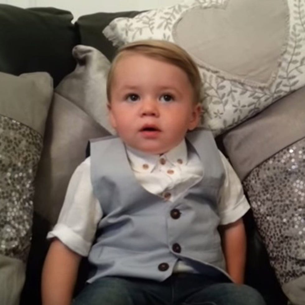 Mouth, Cheek, Eye, Collar, Child, Sitting, Baby & toddler clothing, Comfort, Toddler, Linens, 