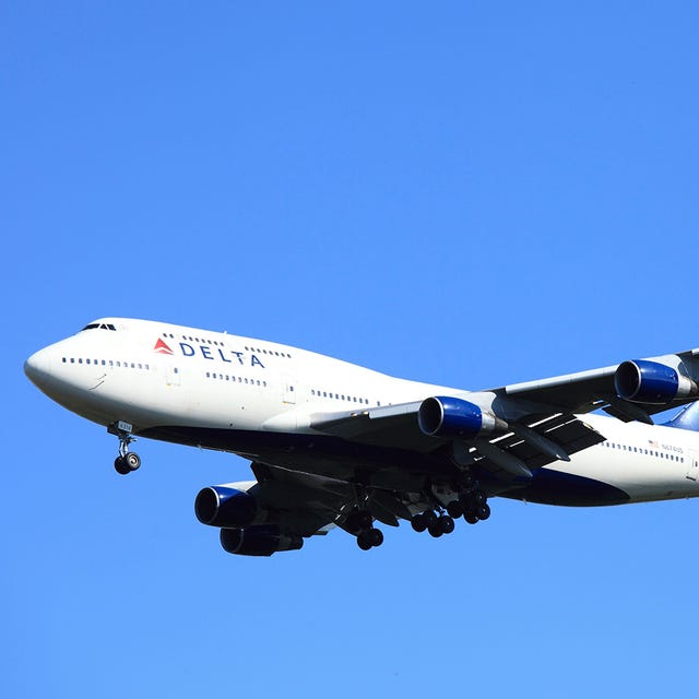 Airplane, Aircraft, Sky, Daytime, Transport, Flight, Air travel, Airliner, Airline, Wide-body aircraft, 