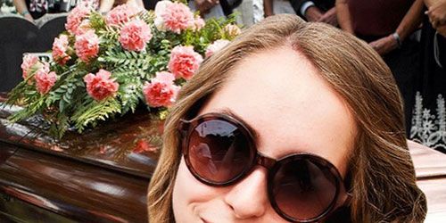 So Funeral Selfies Are Now An Actual Thing 