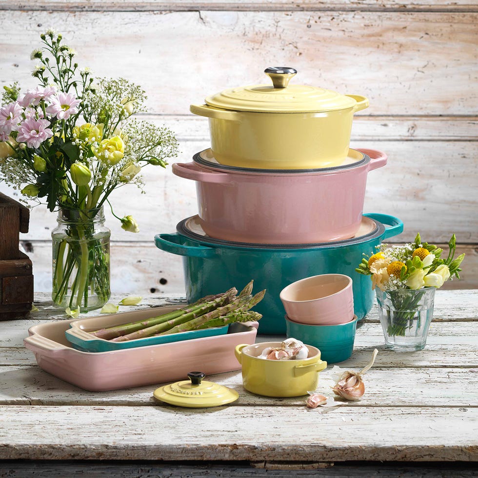 Serveware, Dishware, Yellow, Porcelain, Interior design, Bouquet, Pottery, Teal, Ceramic, Still life photography, 