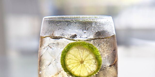 Glass, Drink, Fluid, Liquid, Citrus, Lemon, Alcoholic beverage, Cocktail, Classic cocktail, Lemon-lime, 