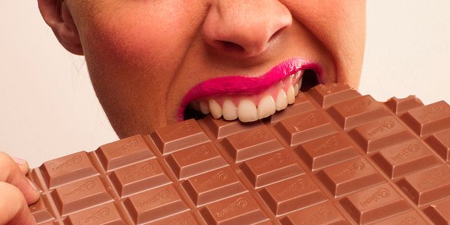 Finger, Brown, Skin, Food, Chocolate bar, Chocolate, Dessert, Confectionery, Nail, Ingredient, 