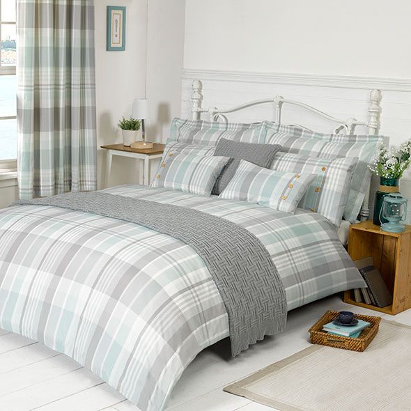 Bed sheet, Bedding, Furniture, Bed, Bedroom, Bed frame, Duvet cover, Textile, Room, Duvet, 
