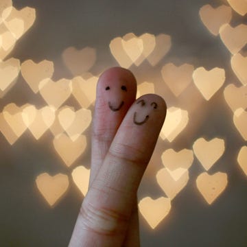 Finger, Skin, Nail, Pattern, Toe, Beige, Thumb, Foot, Barefoot, Flesh, 