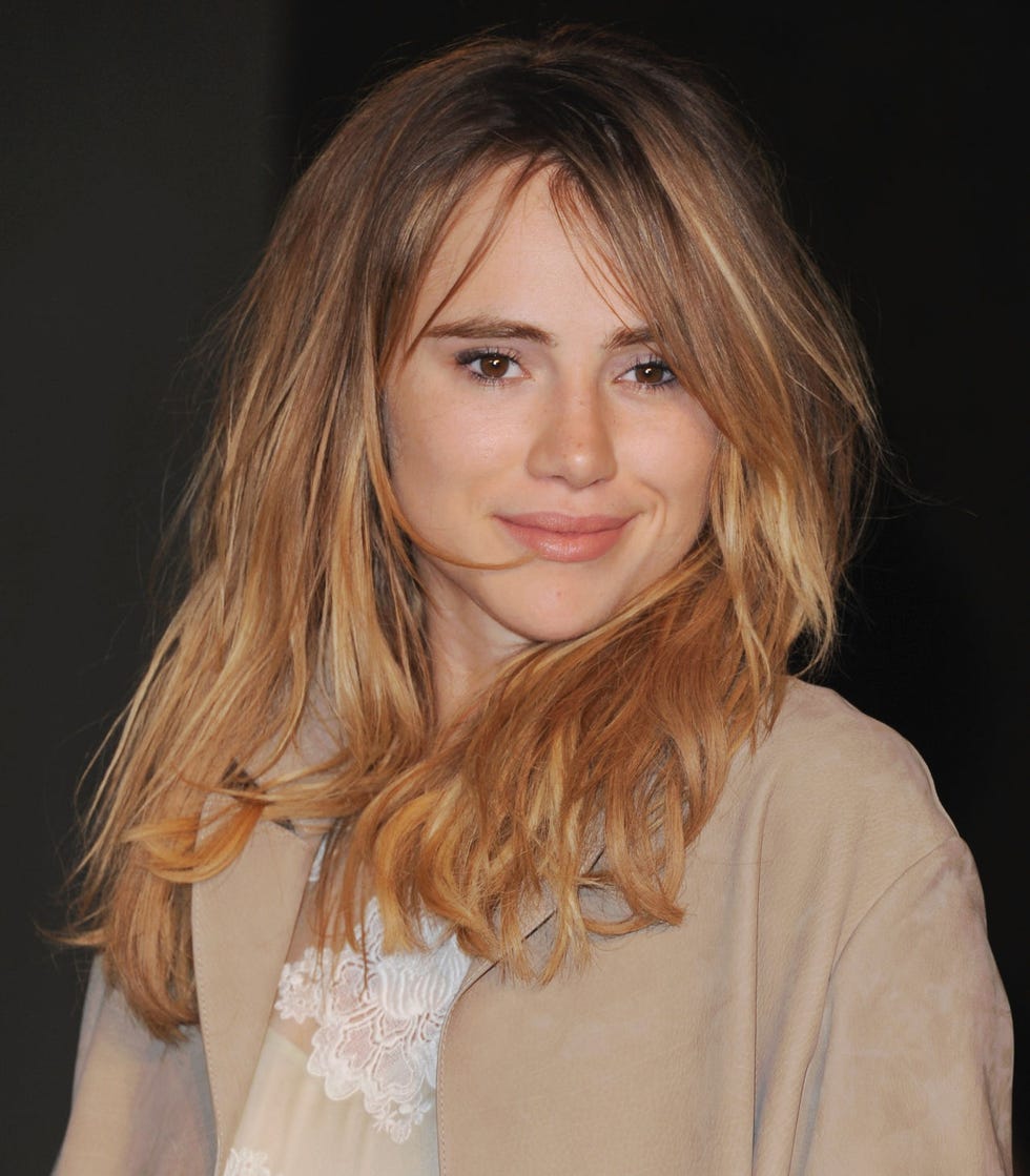 Clothing, Hair, Lip, Cheek, Hairstyle, Chin, Eyebrow, Eyelash, Step cutting, Beauty, 