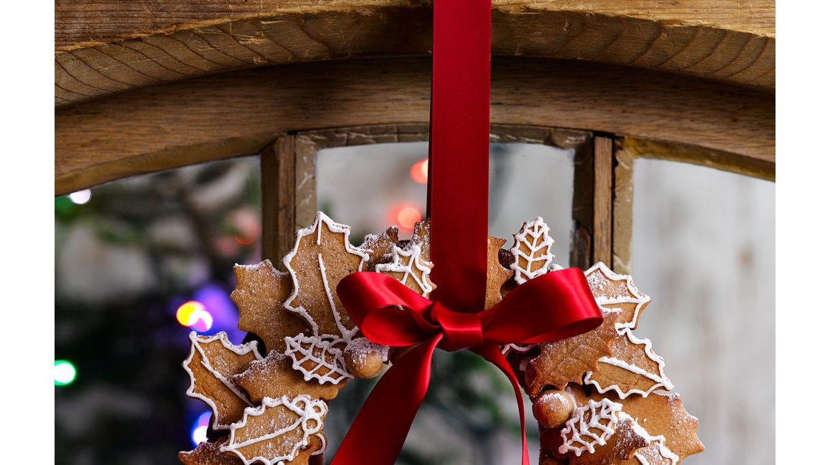 preview for Pepparkakor Christmas wreath