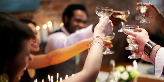 Drinkware, Event, Glass, Barware, Hand, Alcohol, Drink, Stemware, Alcoholic beverage, Tableware, 