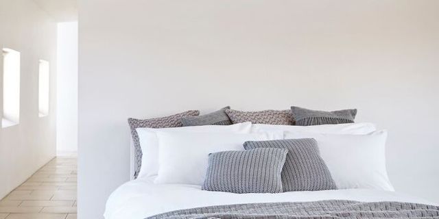 Bed, Product, Bedding, Room, Bedroom, Property, Bed sheet, Textile, Wall, Linens, 
