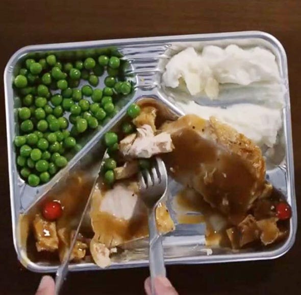 Food, Ingredient, Tableware, Dish, Cuisine, Produce, Pea, Legume, Dishware, Snap pea, 
