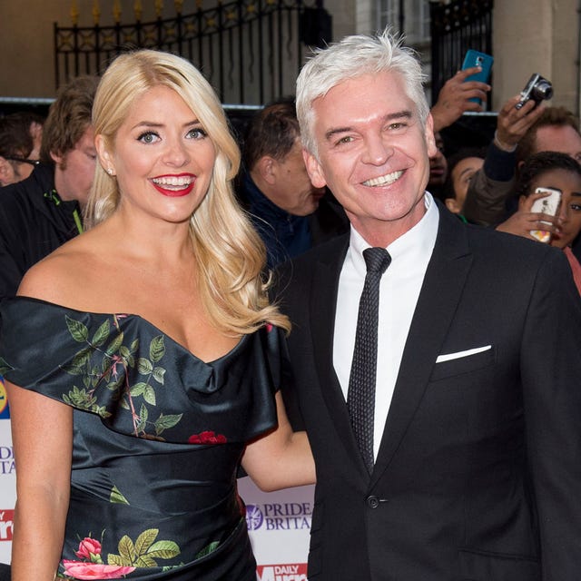 Hair, Facial expression, Blond, Shoulder, Hairstyle, Premiere, Beauty, Event, Dress, Fashion, 