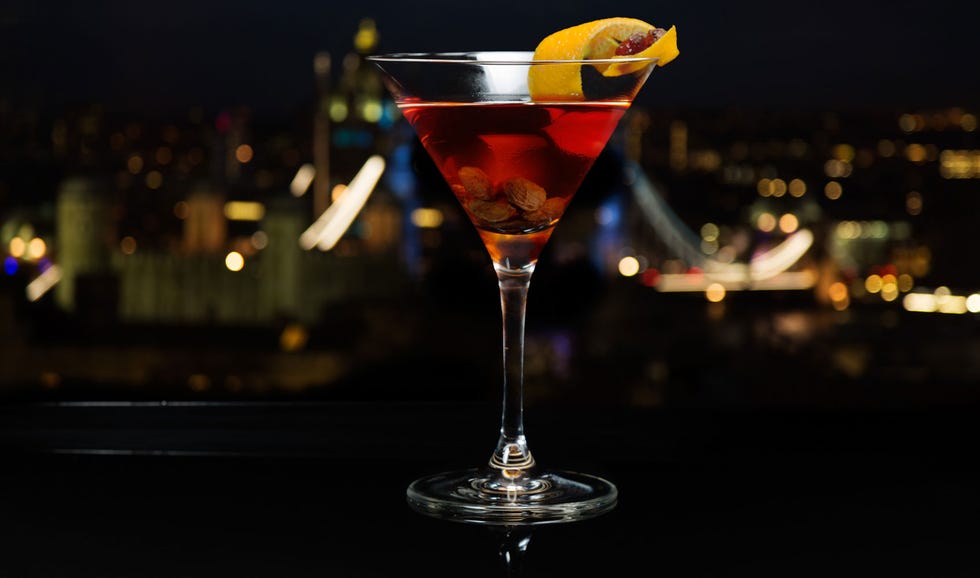 Liquid, Glass, Fluid, Drinkware, Drink, Alcoholic beverage, Martini glass, Classic cocktail, Cocktail, Barware, 