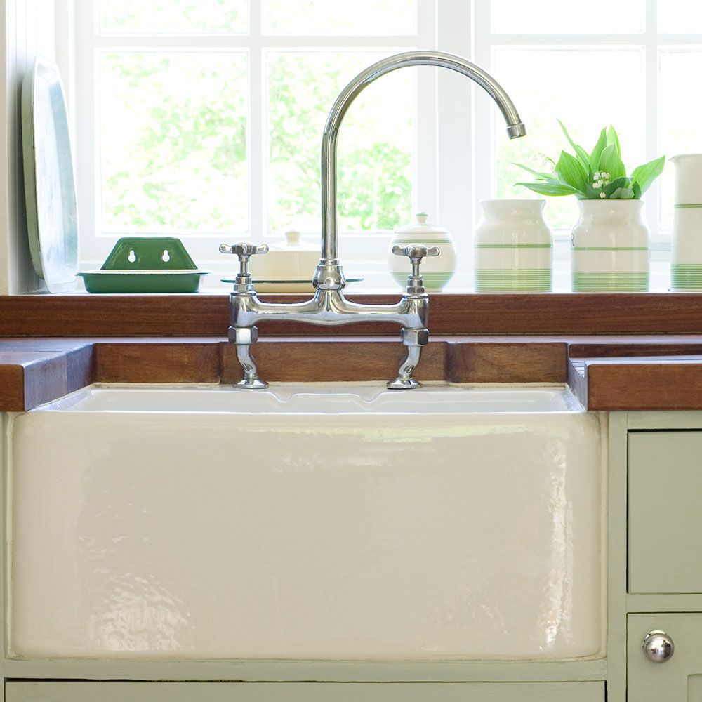 Sink, Tap, Plumbing fixture, Room, Kitchen sink, Bathroom, Interior design, Material property, Furniture, Plumbing, 