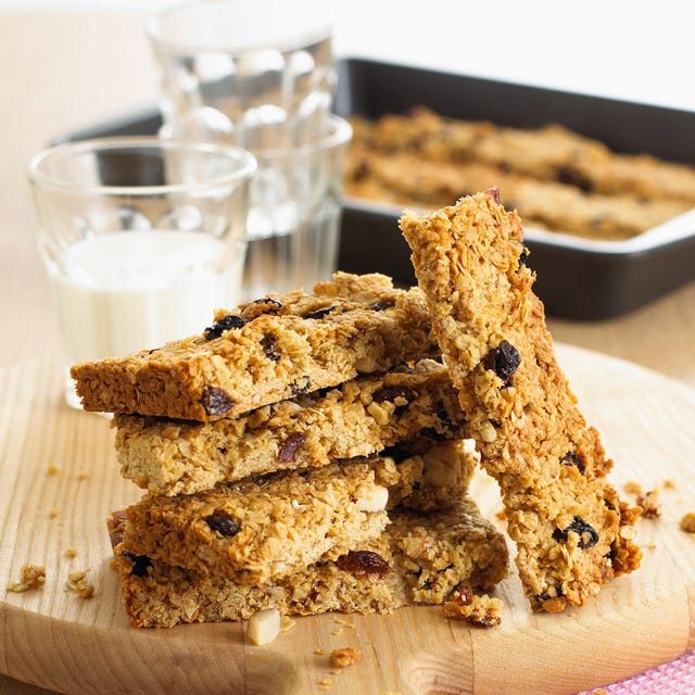 https://hips.hearstapps.com/goodhousekeeping-uk/main/embedded/28728/healthy-snack-bars-good-housekeeping.jpg?crop=1xw:0.5xh;center,top&resize=640:*