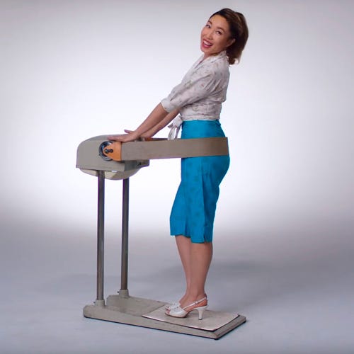 Human leg, Shoulder, Elbow, Standing, Joint, Knee, Waist, Calf, Foot, Balance, 