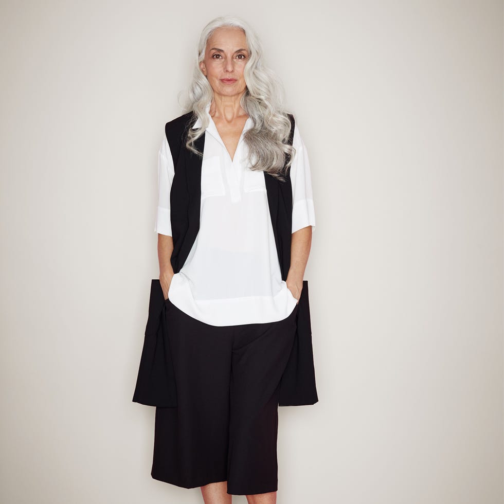 Clothing, Collar, Sleeve, Shoulder, Joint, Standing, Style, Formal wear, Fashion, Knee, 