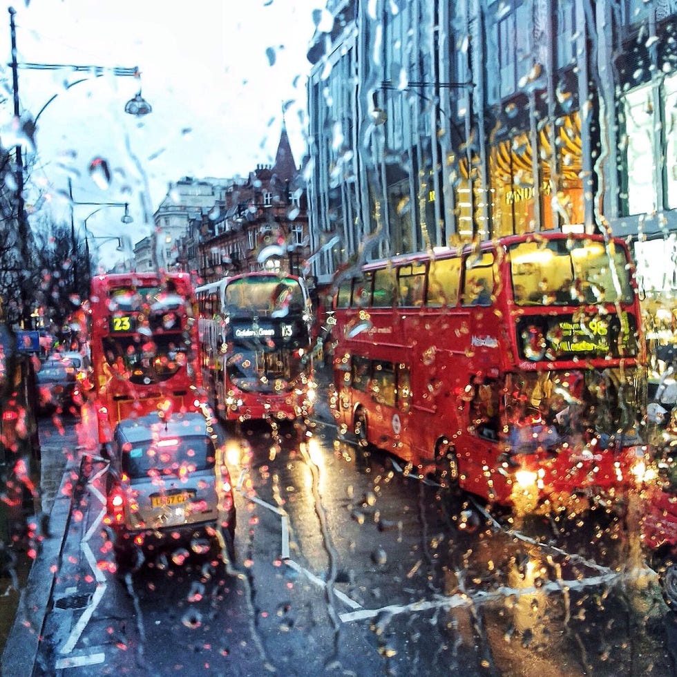 Motor vehicle, Mode of transport, Transport, Glass, Automotive lighting, Bus, Traffic, Windshield, Automotive window part, Double-decker bus, 