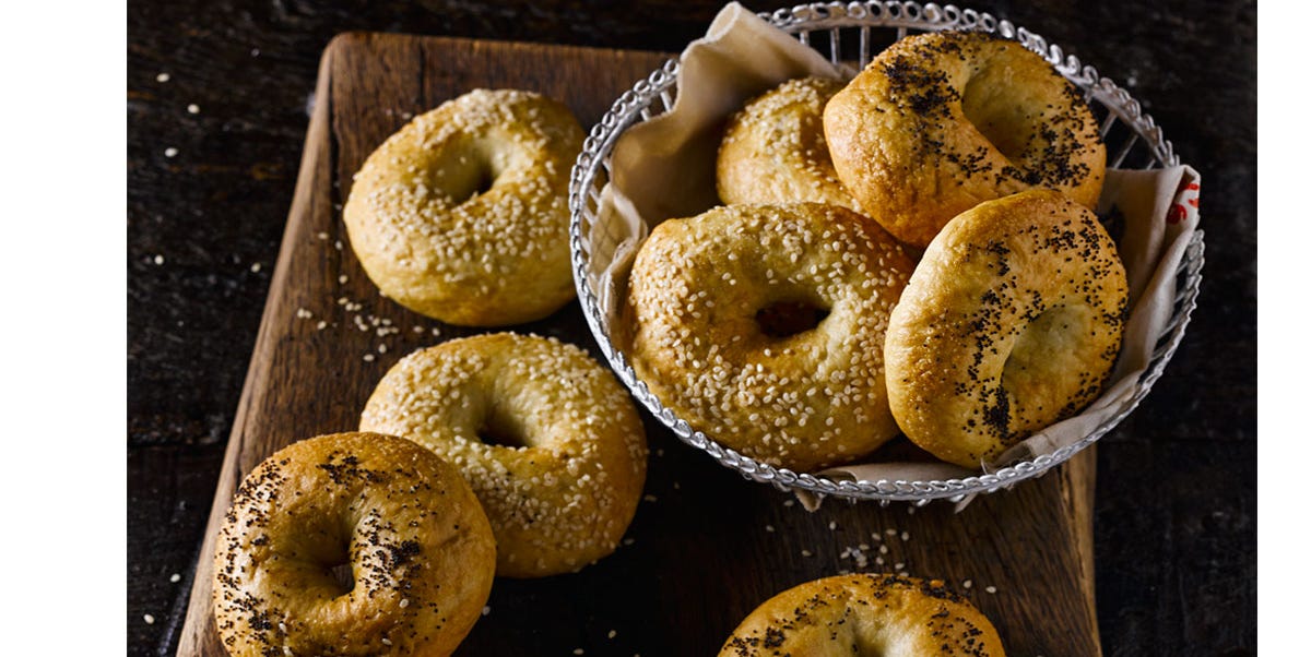 BetterBagels Bij ons kan je genieten van hand gerolde bagels