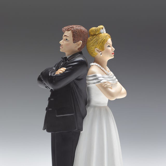 Figurine, White, Sculpture, Standing, Fashion, Art, Forehead, Toy, Joint, Action figure, 