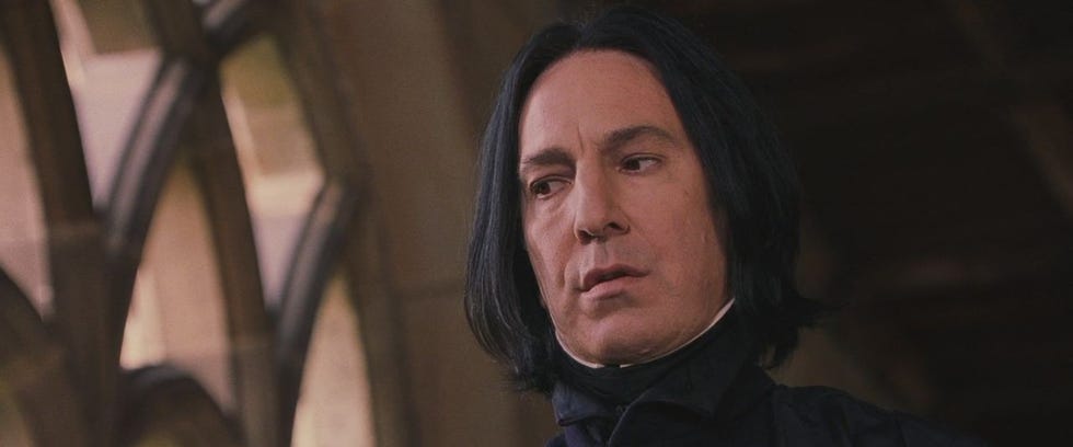 Cheek, Hairstyle, Chin, Forehead, Collar, Eyebrow, Jaw, Fictional character, Portrait, Portrait photography, 