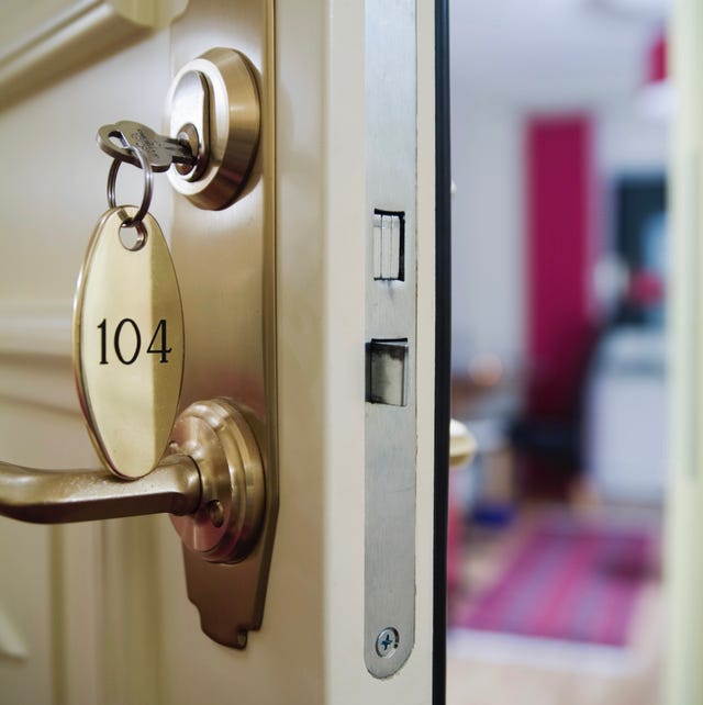 Metal, Fixture, Household hardware, Handle, Door, Lock, Door handle, Aluminium, Iron, Material property, 