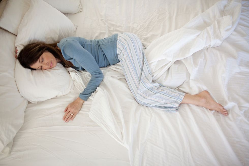 Human, Comfort, Textile, Linens, Bedding, Bed sheet, Elbow, Bedroom, Bed, Sleep, 