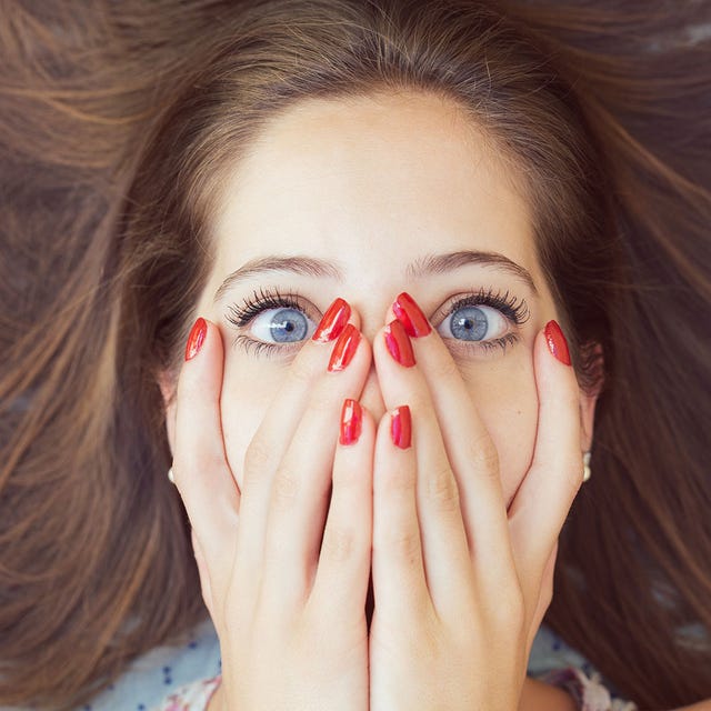 Finger, Lip, Hairstyle, Skin, Eyebrow, Eyelash, Nail, Iris, Organ, Beauty, 