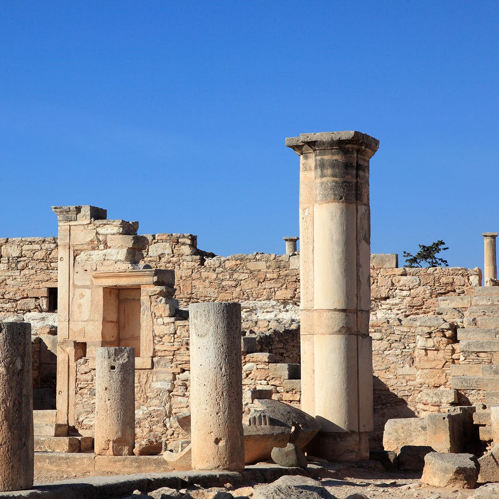 Wall, Ancient history, History, Column, Ruins, Archaeological site, Composite material, Cylinder, Ancient roman architecture, Historic site, 
