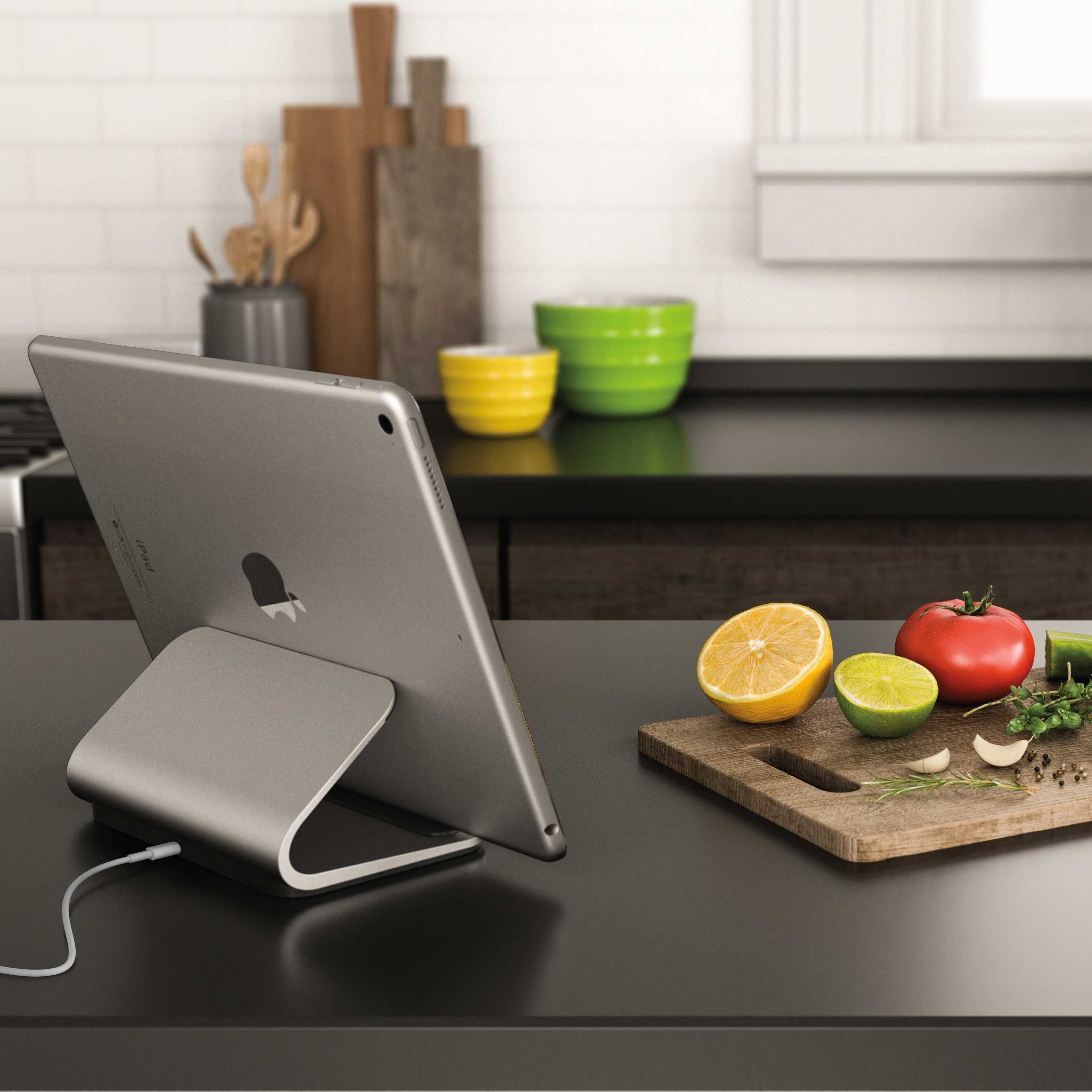 Bare gør Glat Identitet Logitech launches new stand with built-in charger for iPad Pro - Good  Housekeeping