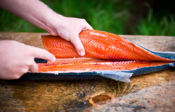 Human, Finger, Orange, Seafood, Nail, Fish, Thumb, Salmon, Fish slice, Close-up, 