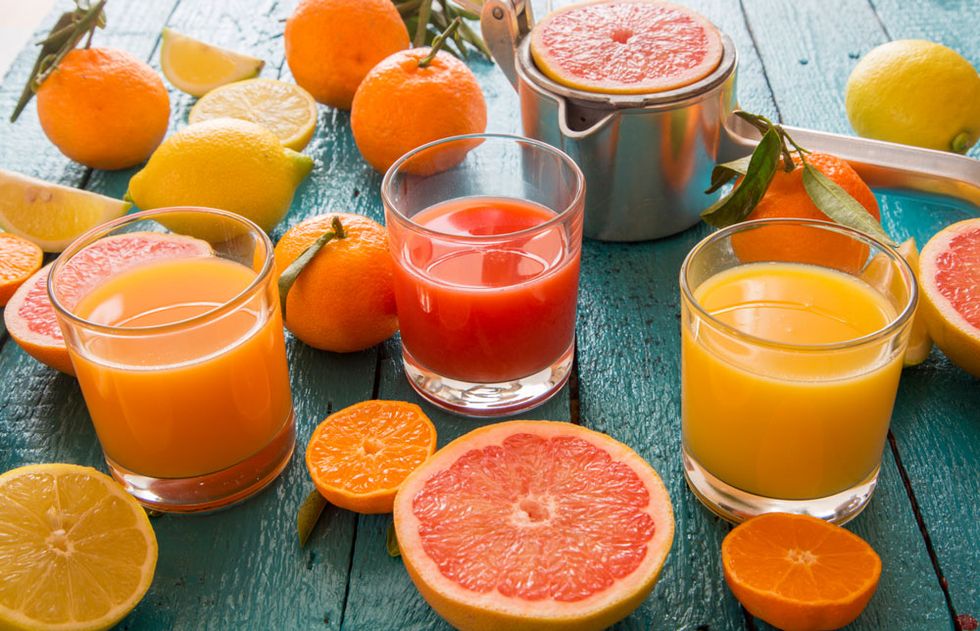 Orange, Ingredient, Citrus, Fruit, Drink, Produce, Juice, Tangerine, Tableware, Natural foods, 
