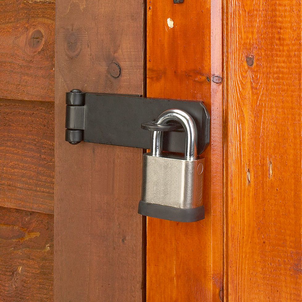 Wood, Lock, Handle, Wood stain, Fixture, Household hardware, Door, Security, Latch, Tan, 